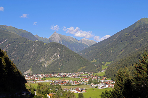 Blick auf Mayrhofen © Hotel Garni Glück auf