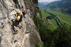 Klettern am Klettersteig in Mayrhofen