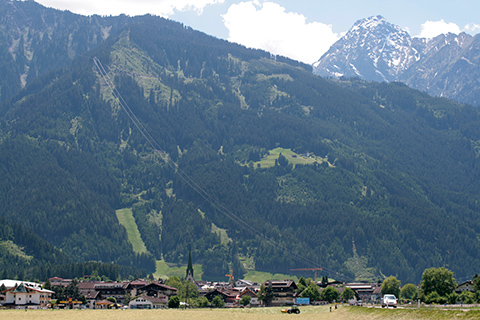 Taleinwärts gerichteter Blick auf Mayrhofen © Hotel Garni Glück auf